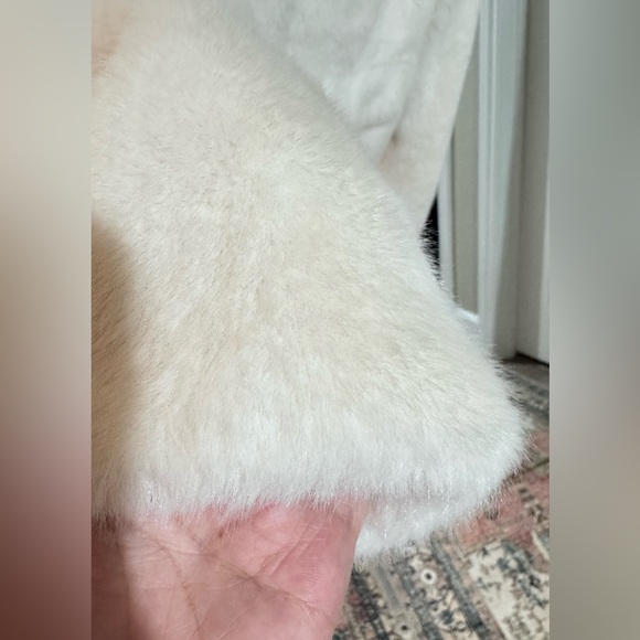 SELF-PORTRAIT CREAM FAUX FUR JACKET, size US 4/ UK 8, brand new, never worn. - Picture 16 of 16